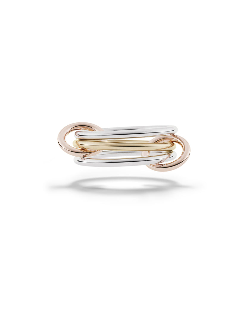 Solarium 18K Gold Band Ring